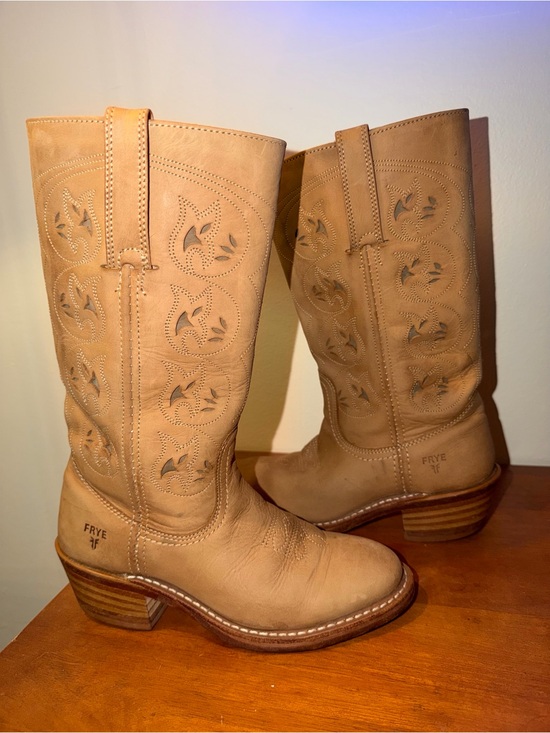 Frye Shoes - Vintage Frye Austin Nubuck Suede Cowgirl Boots Tooled Flower Inlay USA 6 M
